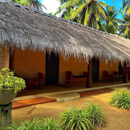Roshanne Beach Resort Калпітія Екстер'єр фото