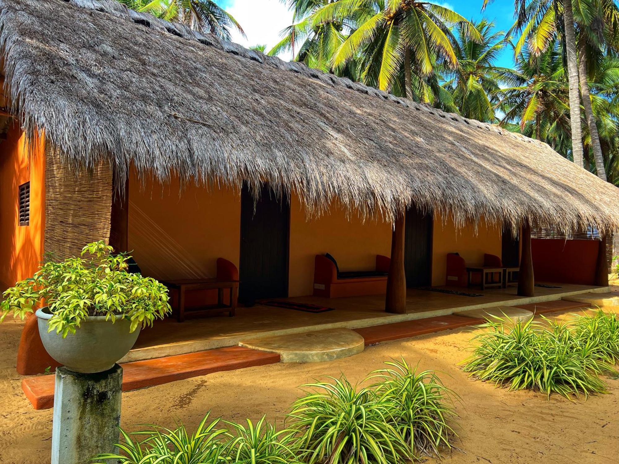 Roshanne Beach Resort Калпітія Екстер'єр фото