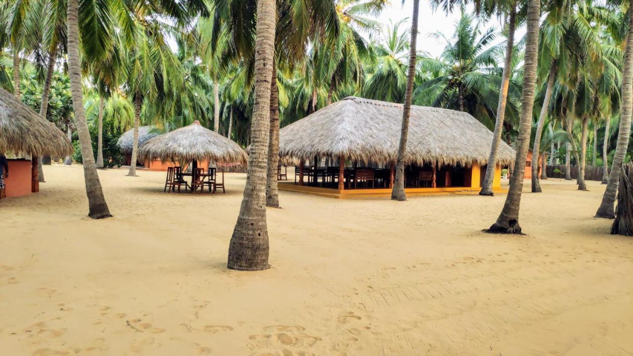 Roshanne Beach Resort Калпітія Екстер'єр фото
