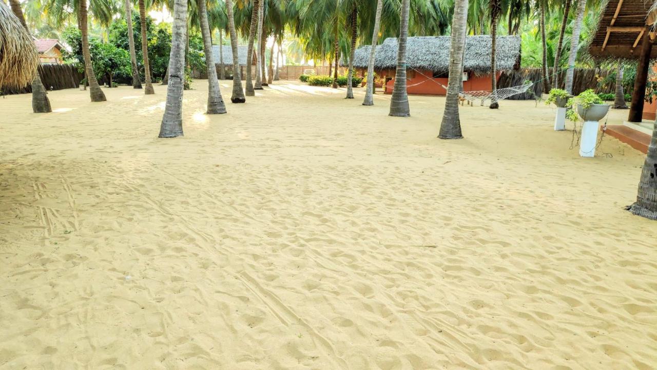 Roshanne Beach Resort Калпітія Екстер'єр фото