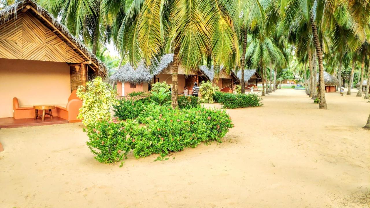 Roshanne Beach Resort Калпітія Екстер'єр фото